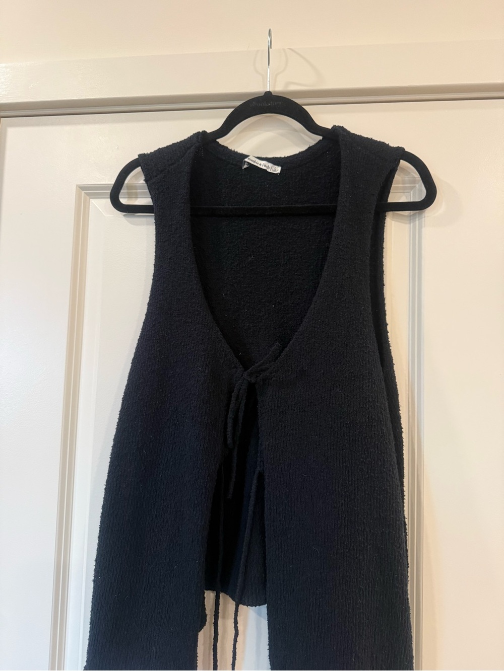 Abercrombie & Fitch Black Tie-Front Knit Tank